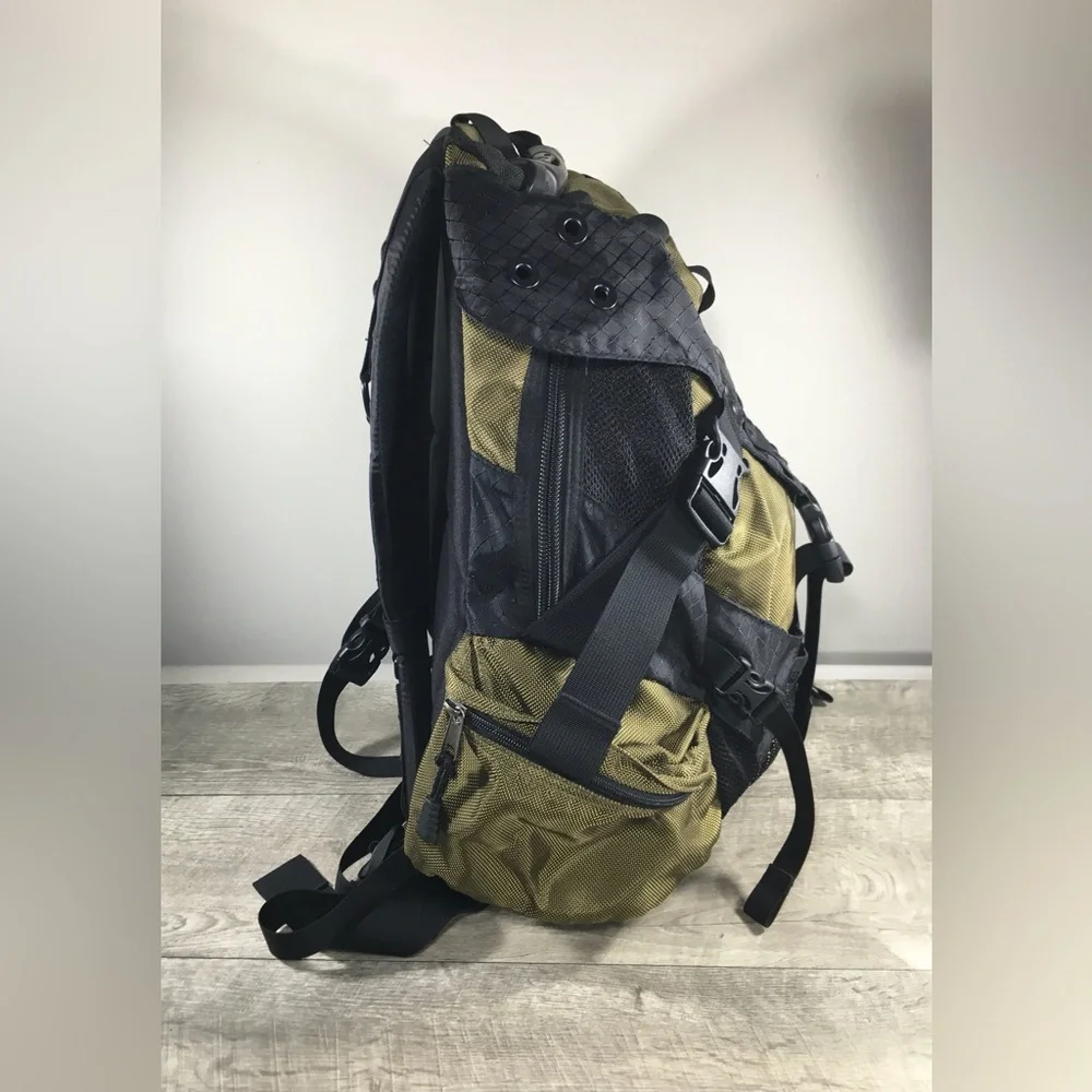Vintage Oakley Icon 3.0 Tactical Olive Green Backpack Y2K 30L Bag Streetwear